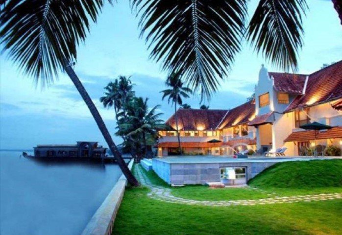 LEMONTREE VEMBANAND ALLEPPEY